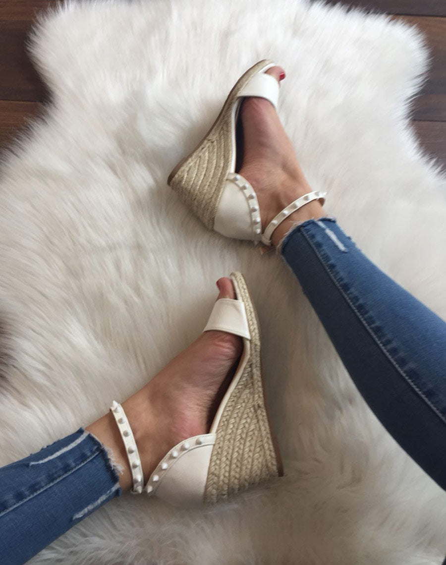 Compensées basses blanches cloutés