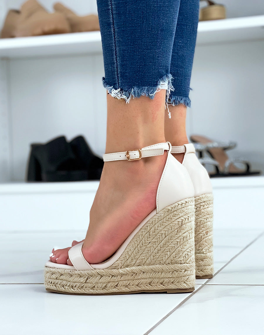 Compensées beige à bout carré et talon haut