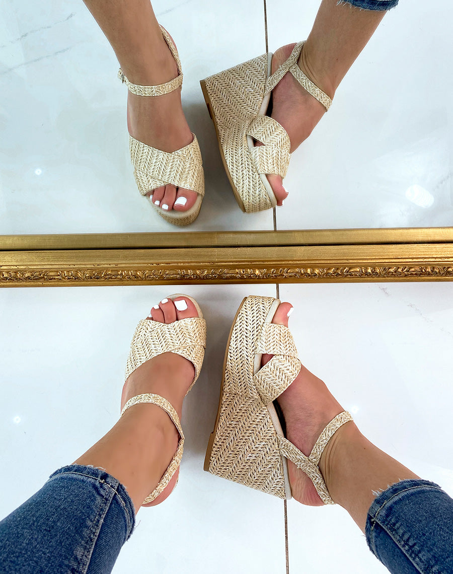 Compensées beige à brides et semelle en toile de jute