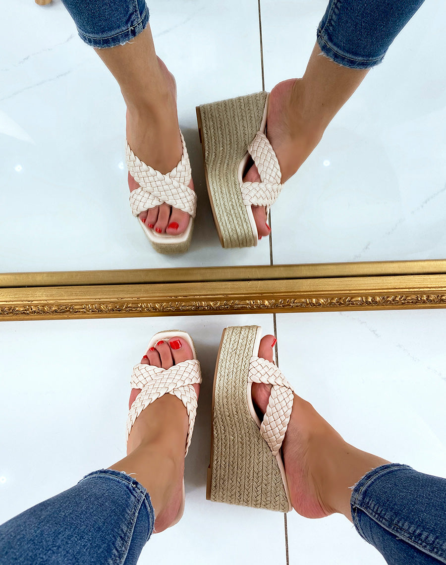 Compensées beiges à brides tressées