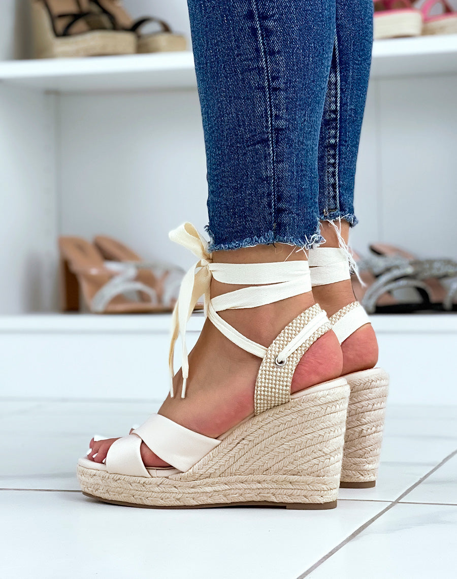 Compensées beiges en tissus à talon en toile de jute