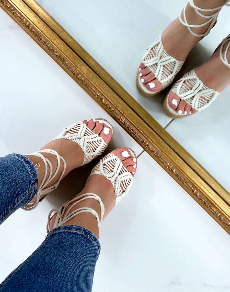 compensées beiges style bohème avec lacets