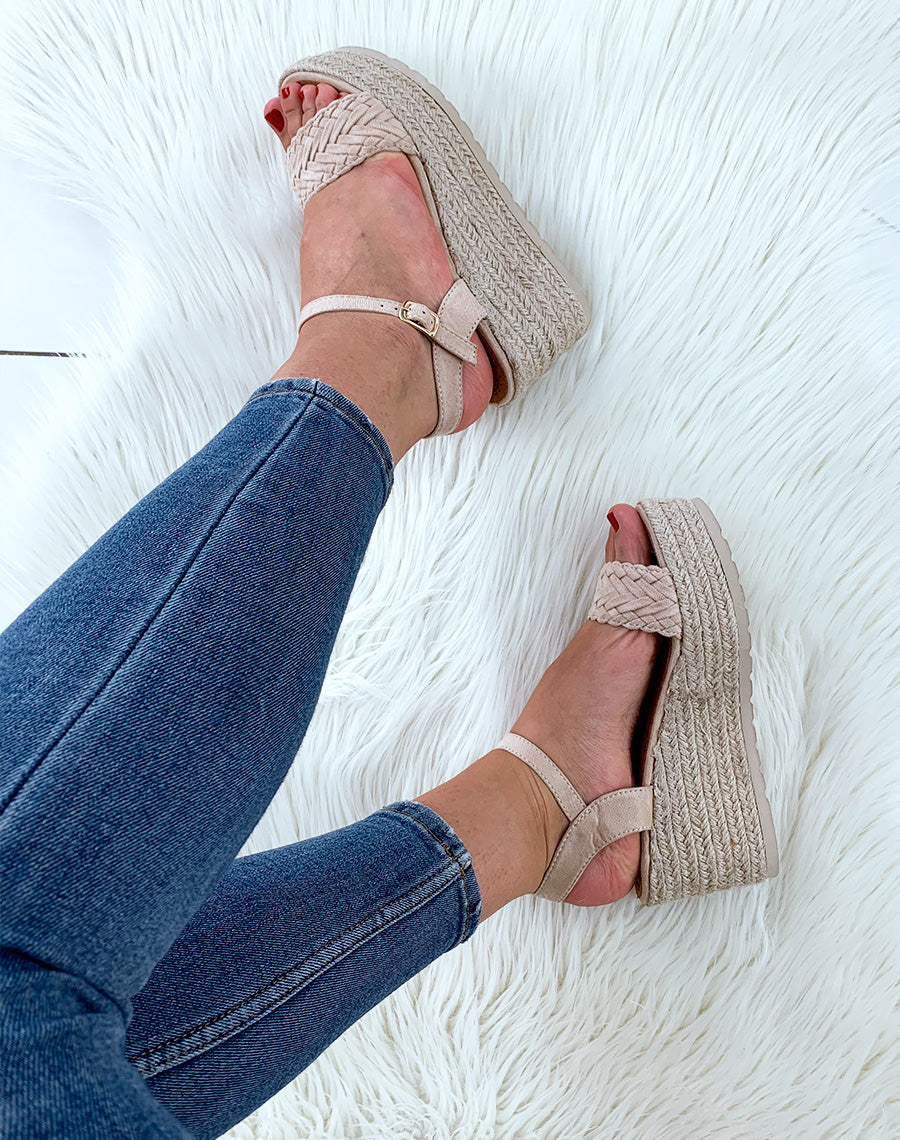 Compensées beiges suédines talon tressé