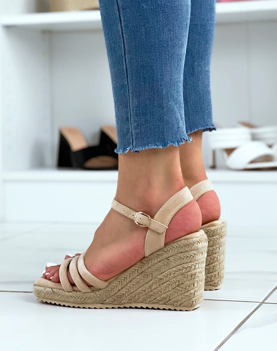 Compensées beiges à triple brides et talon carré