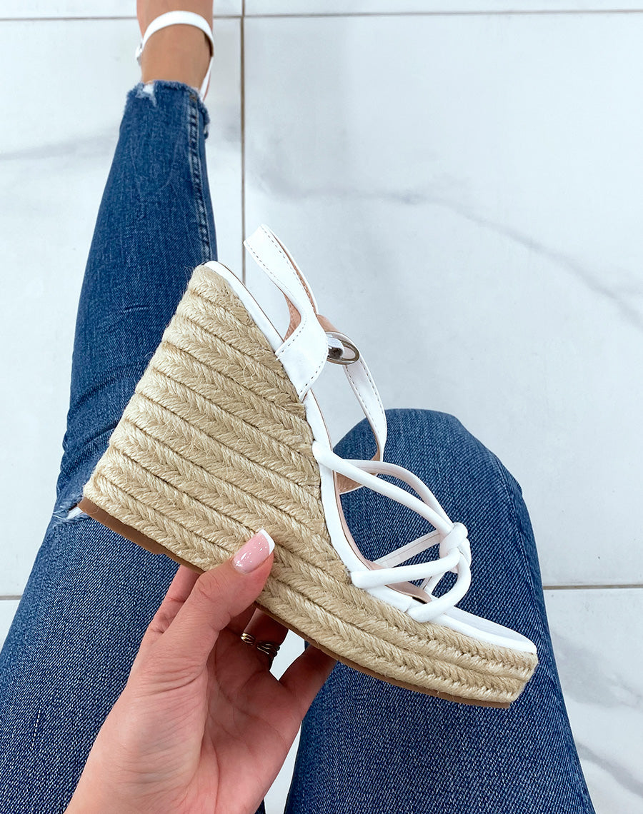Compensées blanches à talon en jute