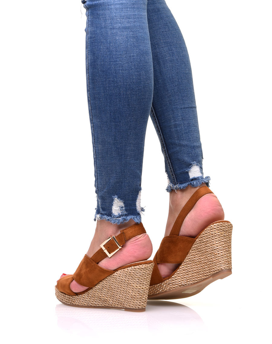 Compensées camel en suédine