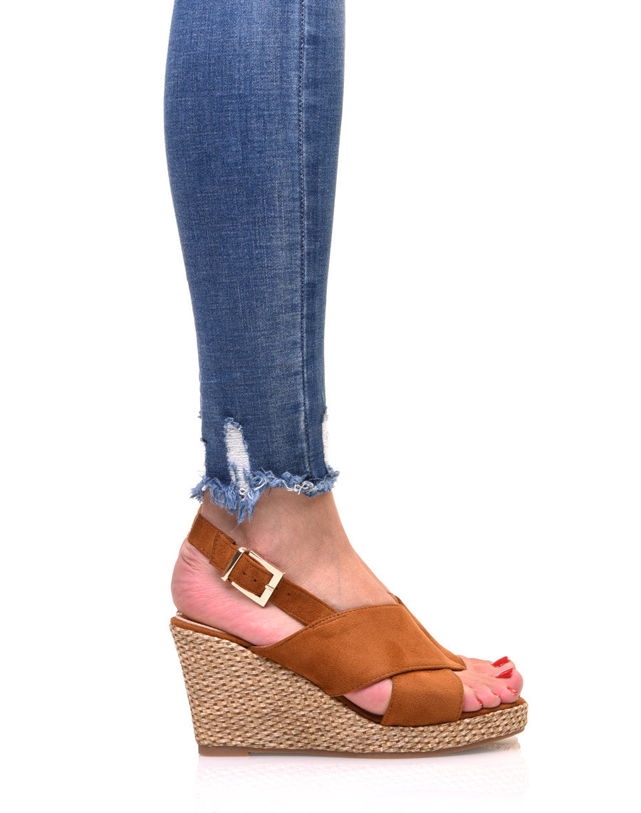 Compensées camel en suédine