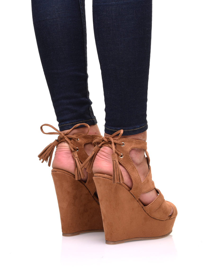 Compensées camel en suédine