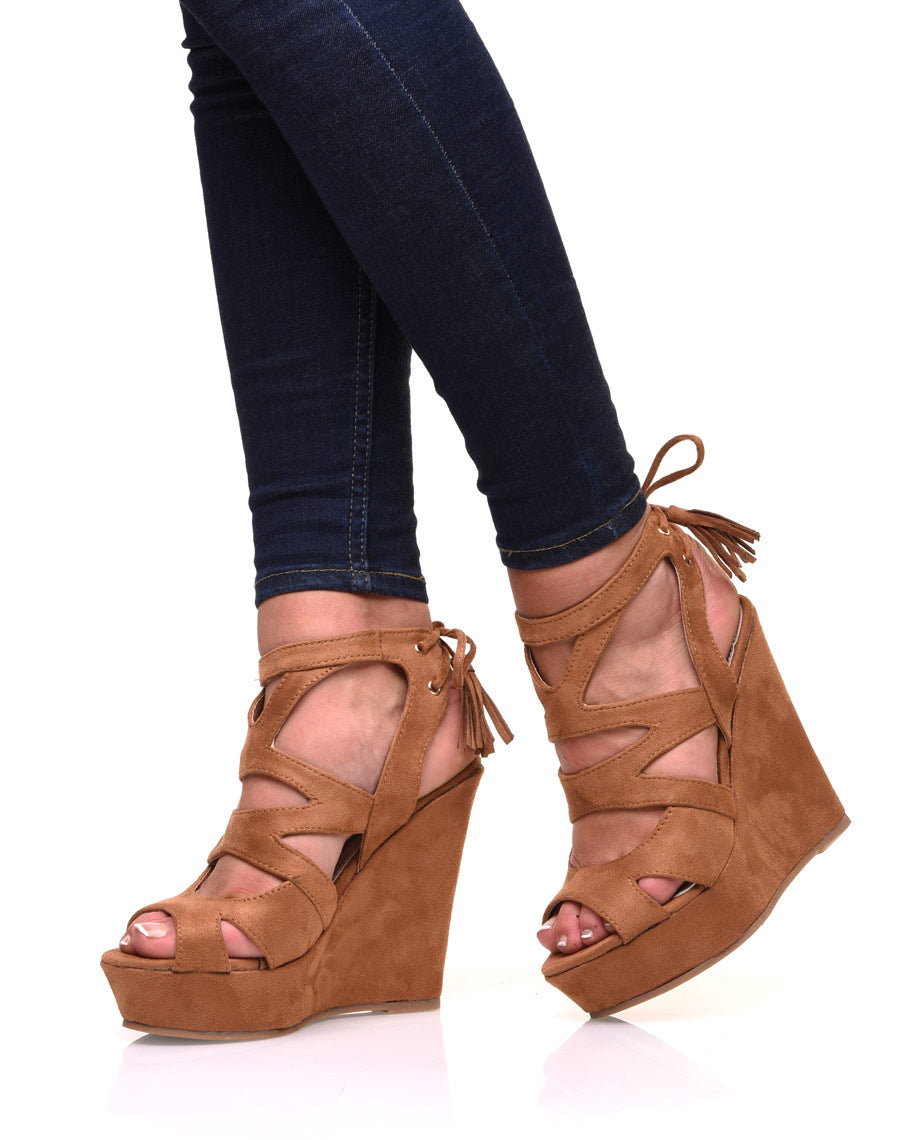 Compensées camel en suédine