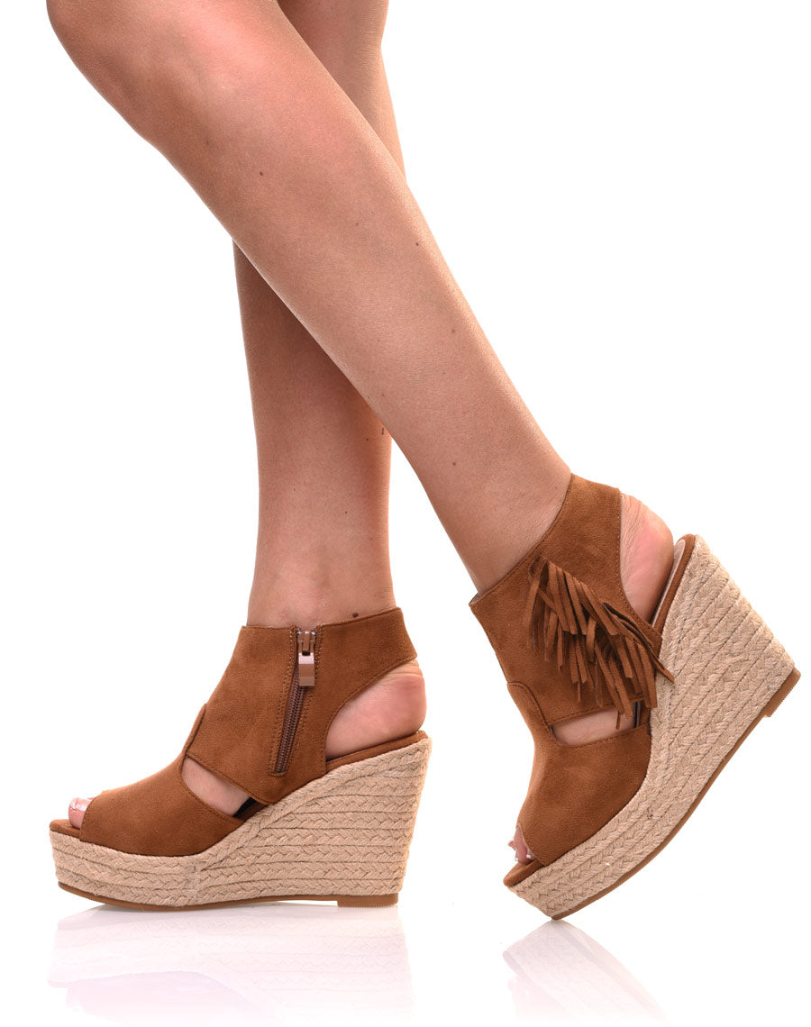 Compensées camel en suédine à franges