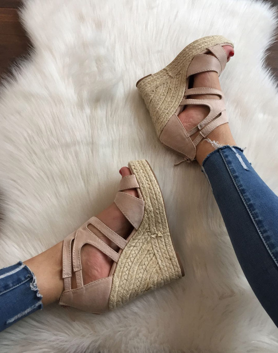 Compensées en suédine rose