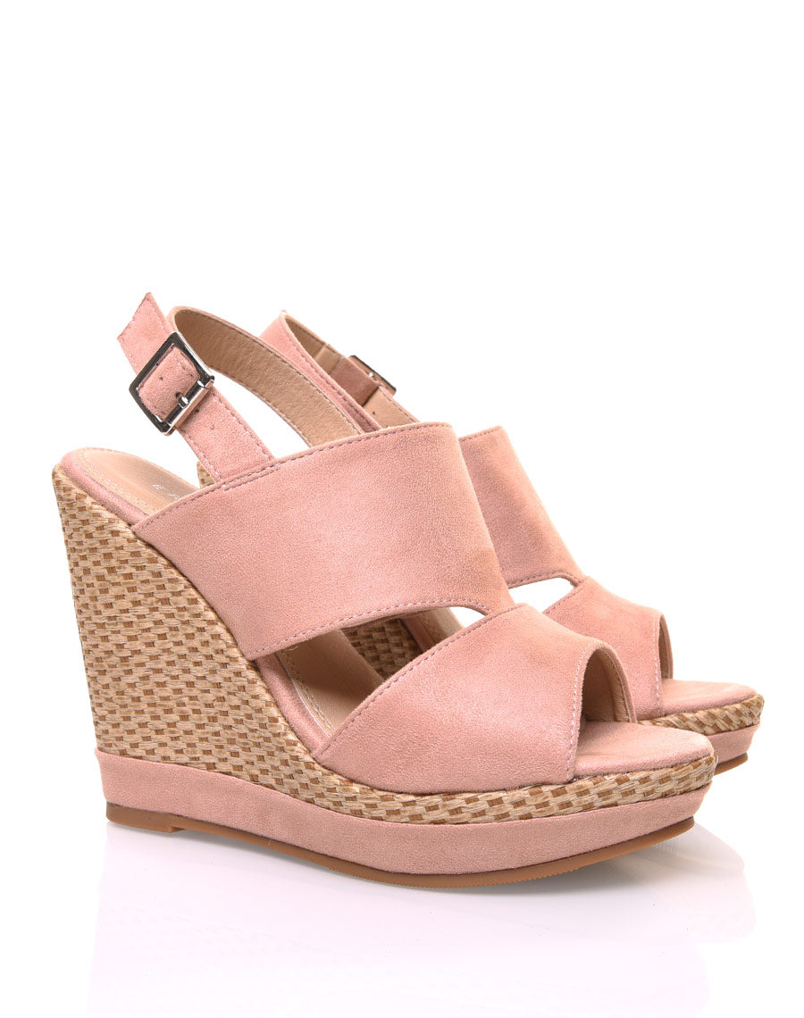 Compensées en suédine roses