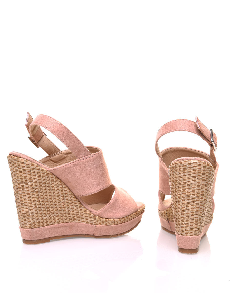 Compensées en suédine roses