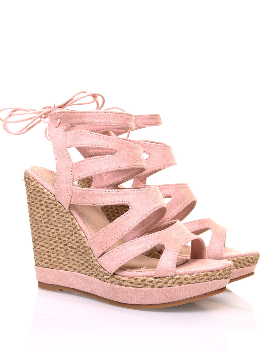 Compensées en suédine roses