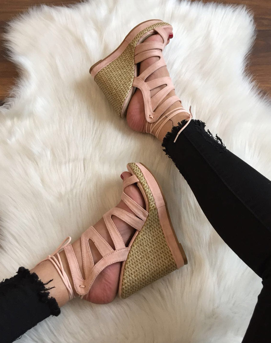 Compensées en suédine roses