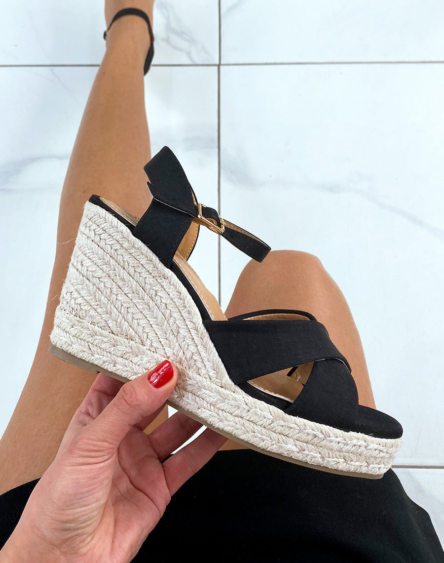 Compensées en tissu noir à brides entrecroisées