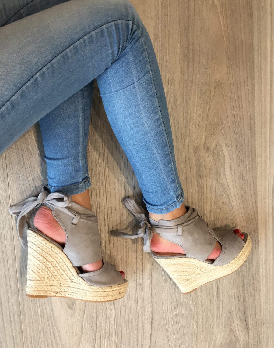 Compensées grises en suédine