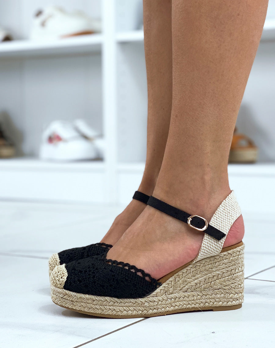 Compensées noires et beiges à détails brodés