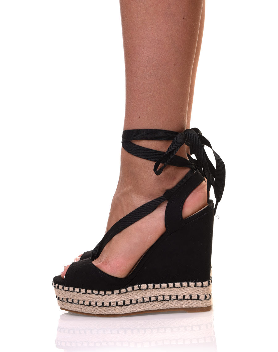 Compensées noires lacées en suédine