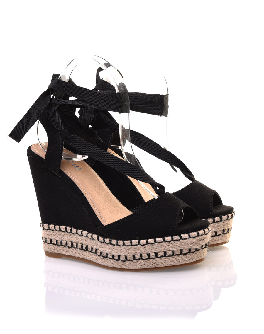 Compensées noires lacées en suédine