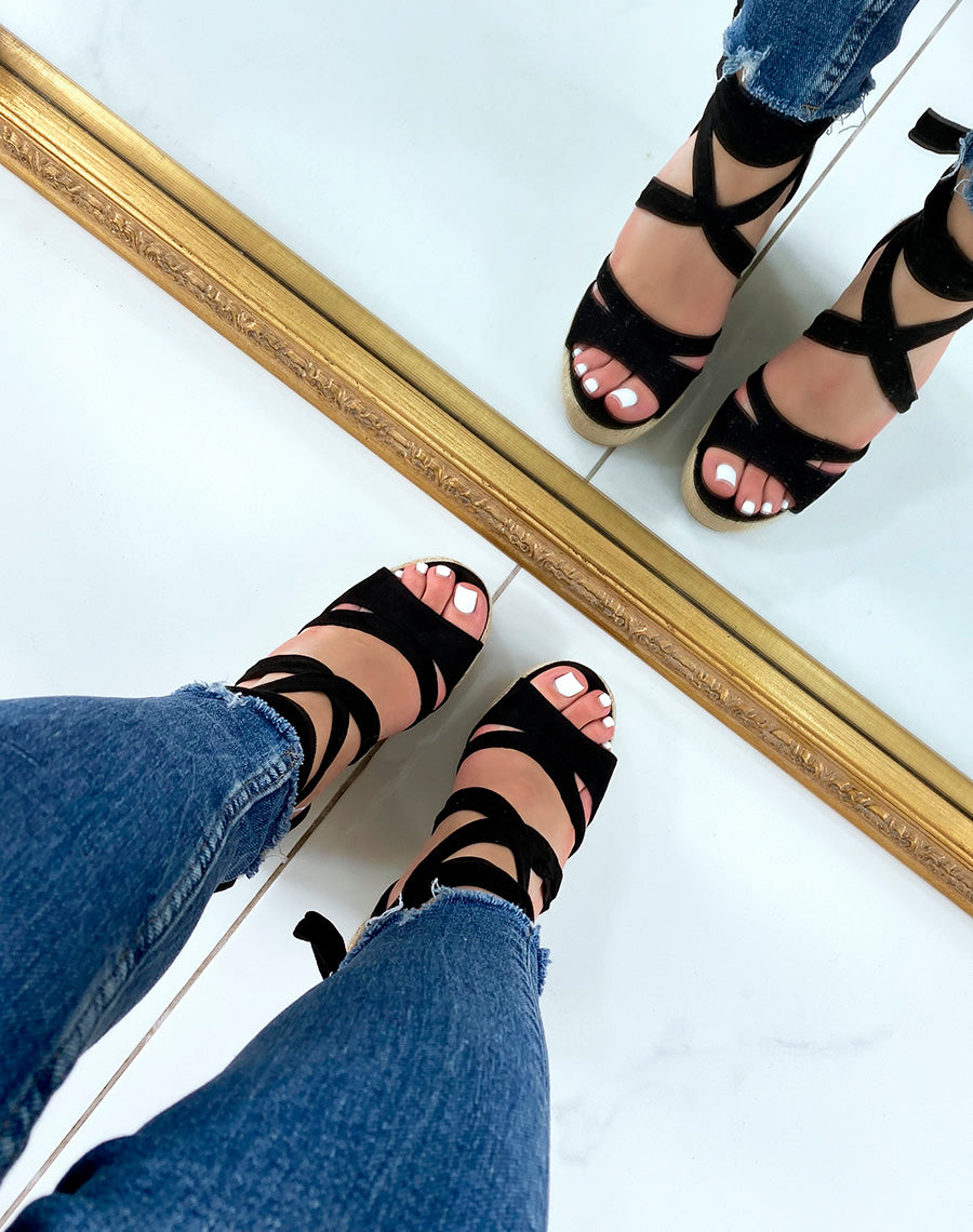 Compensées noires à long lacet