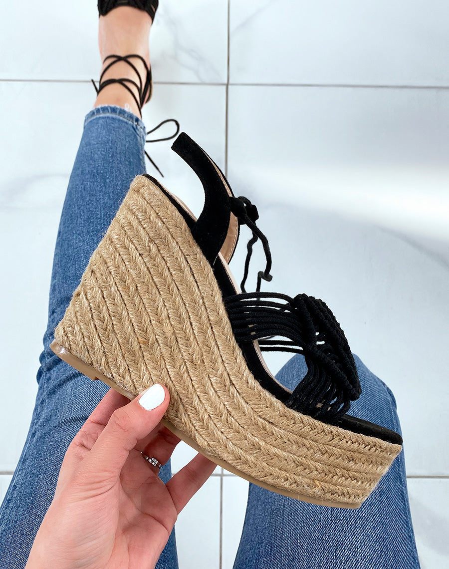 compensées noires style bohème avec lacets