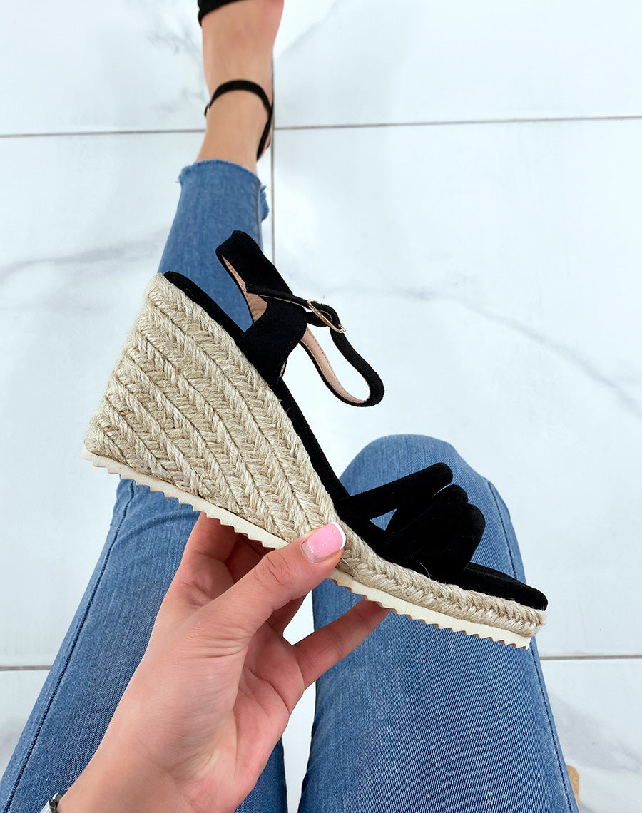 Compensées noires à triple brides et talon carré