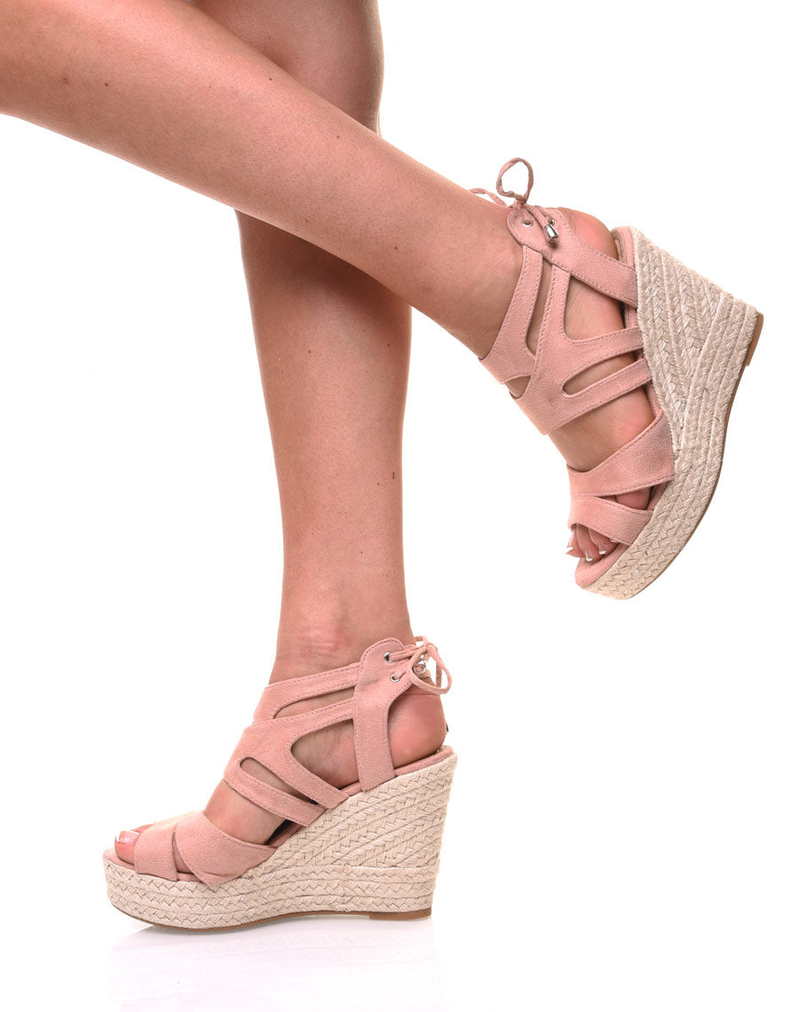 Compensées ouvertes en suédines rose