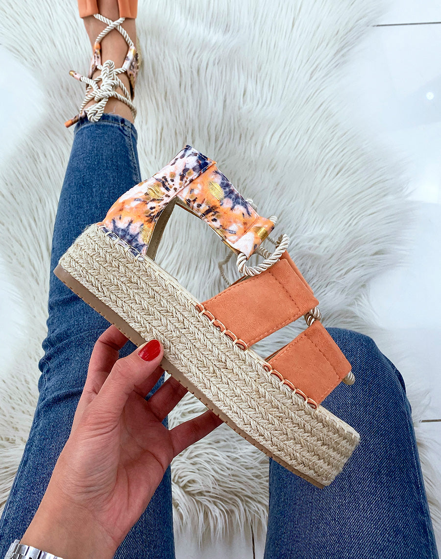 Compensées pêches à motifs fleuris à lacet et semelle en toile de jute