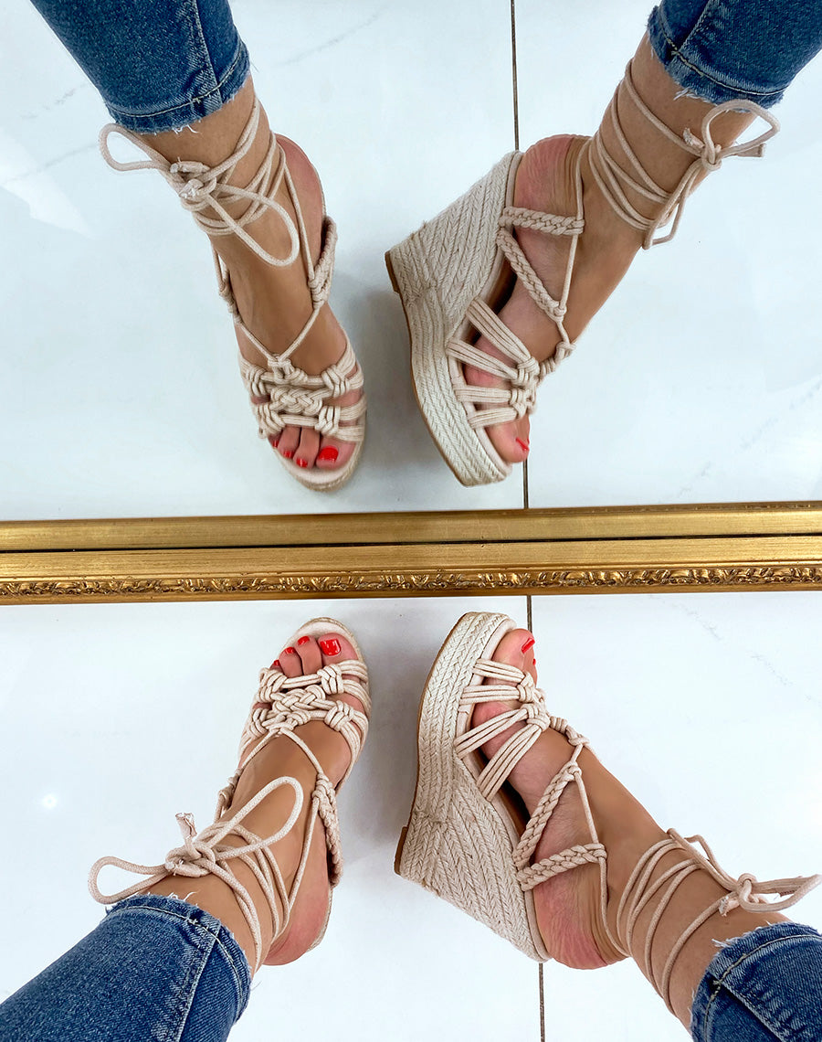 Compensées tressées beiges
