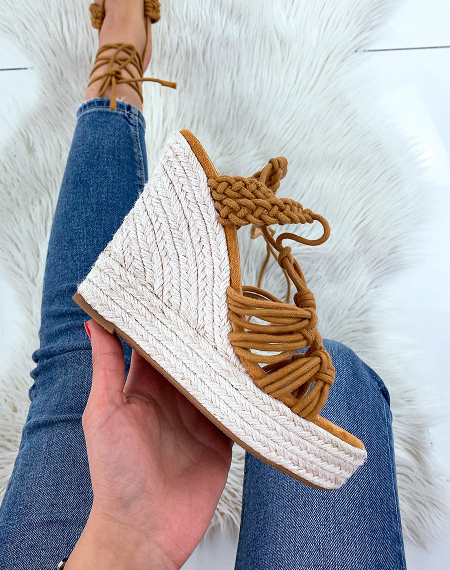 Compensées tressées camel