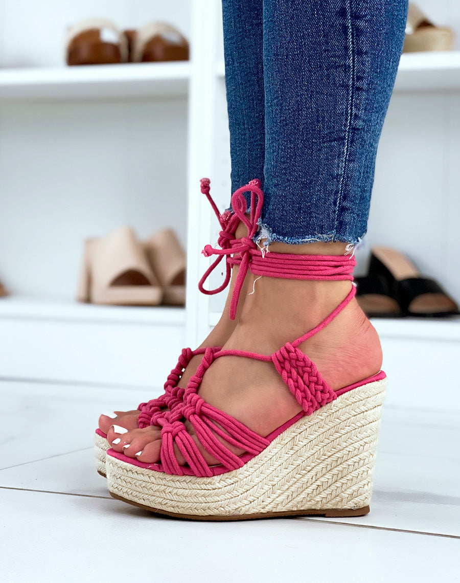 Compensées tressées fushia à lacet