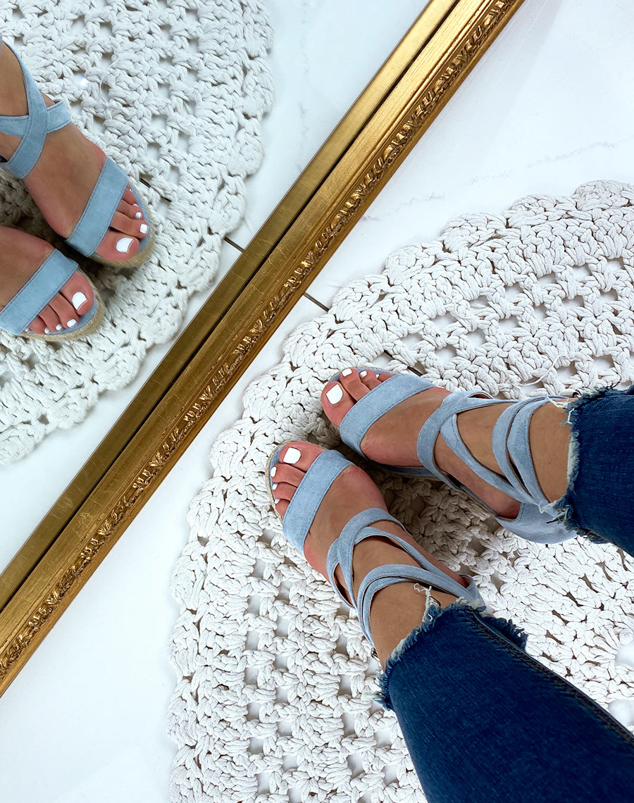 Compensés bleu à talon en suédine