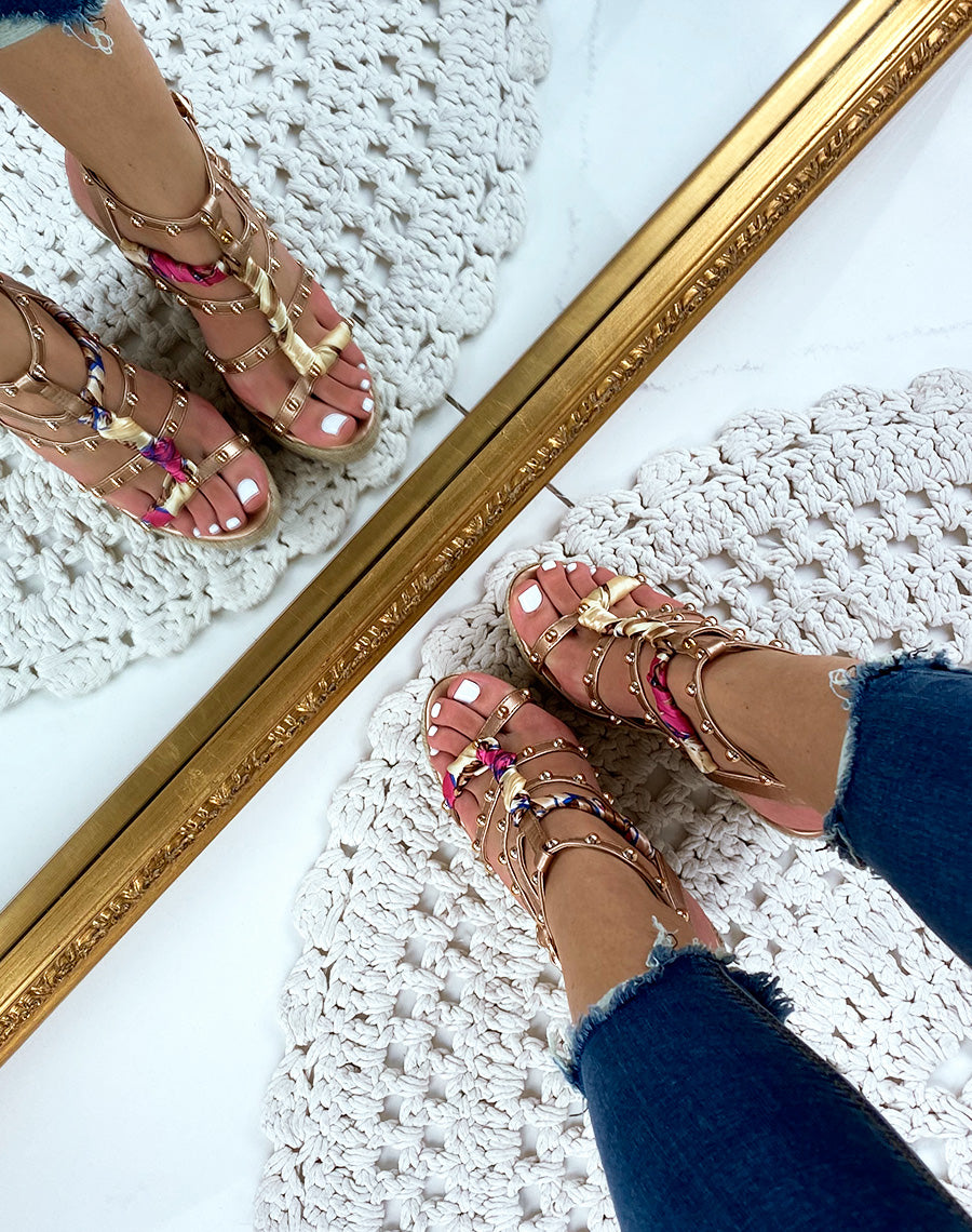 Compensés couleur champagne cloutés