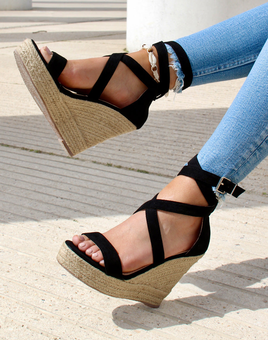 Compensés noir à talon en suédine