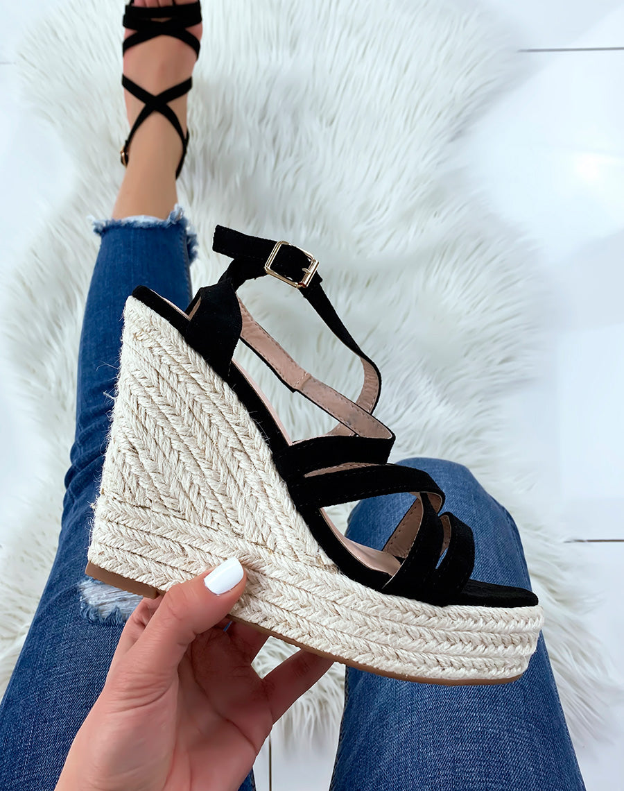 Compensés noires en suédine à brides croisées