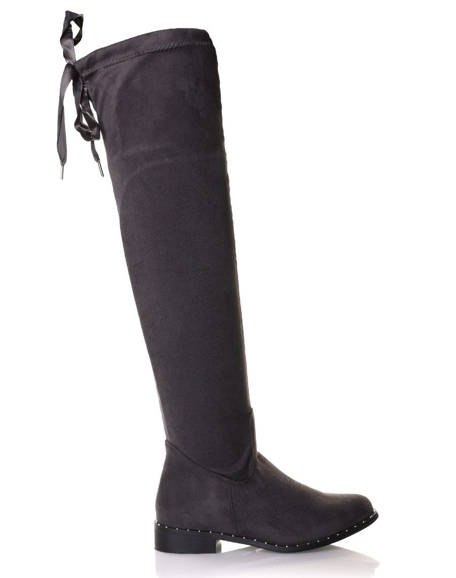 Cuissardes grises en suédines semelles ornées de clous