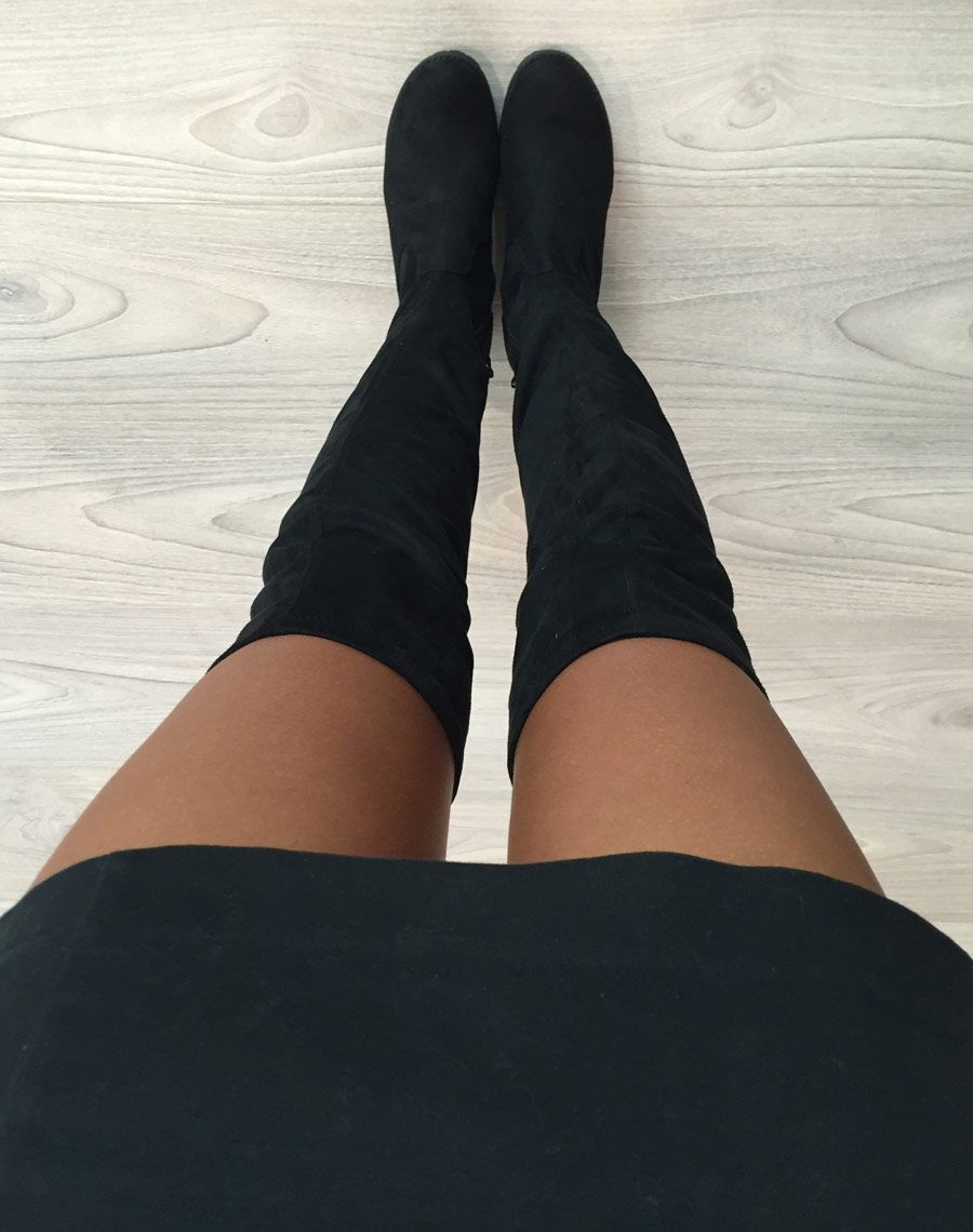 Cuissardes noires effet suédine à petit talon