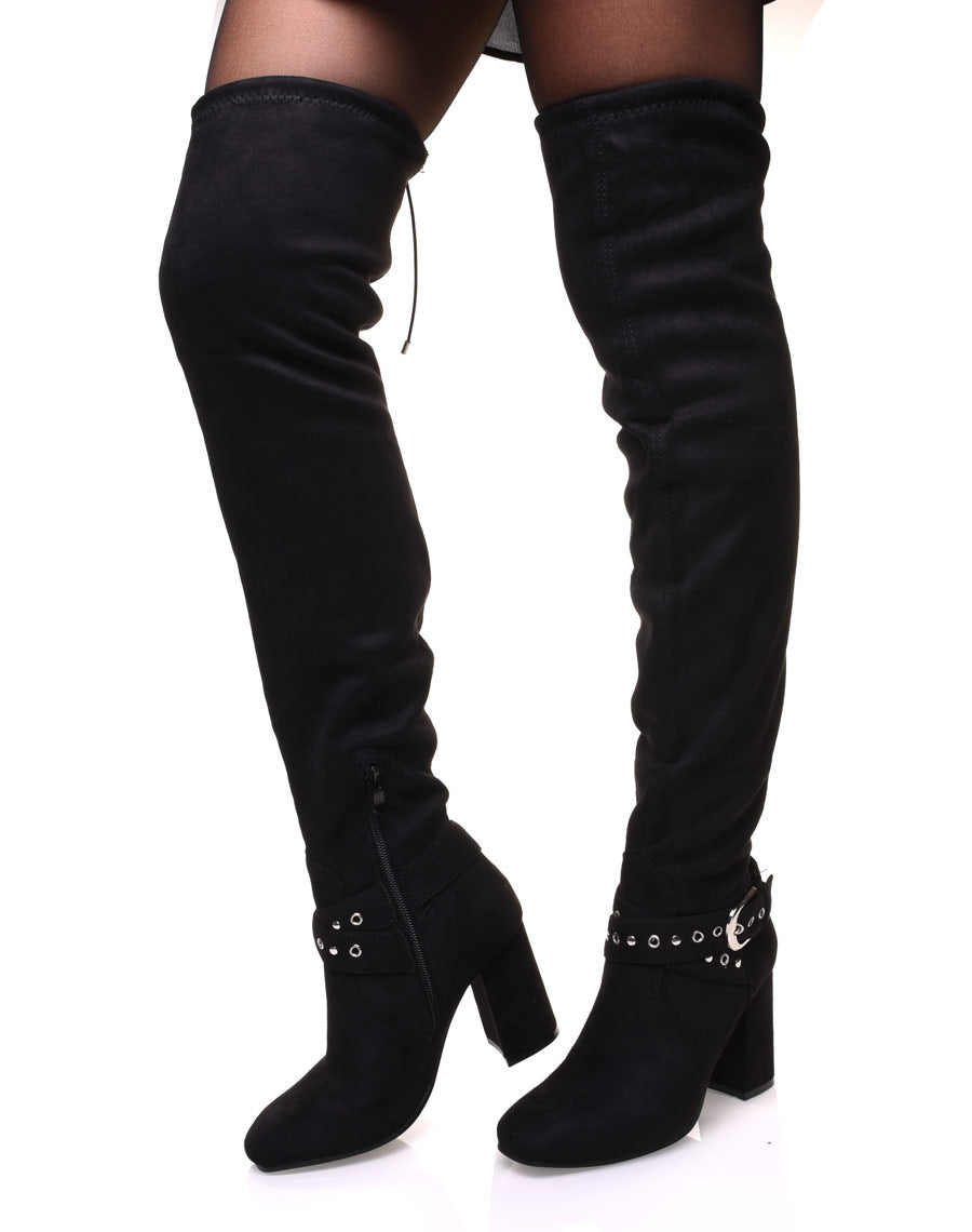 Cuissardes noires en suédine et lanières cloutées