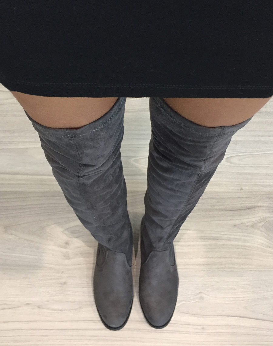 Cuissardes plates en suédine grises