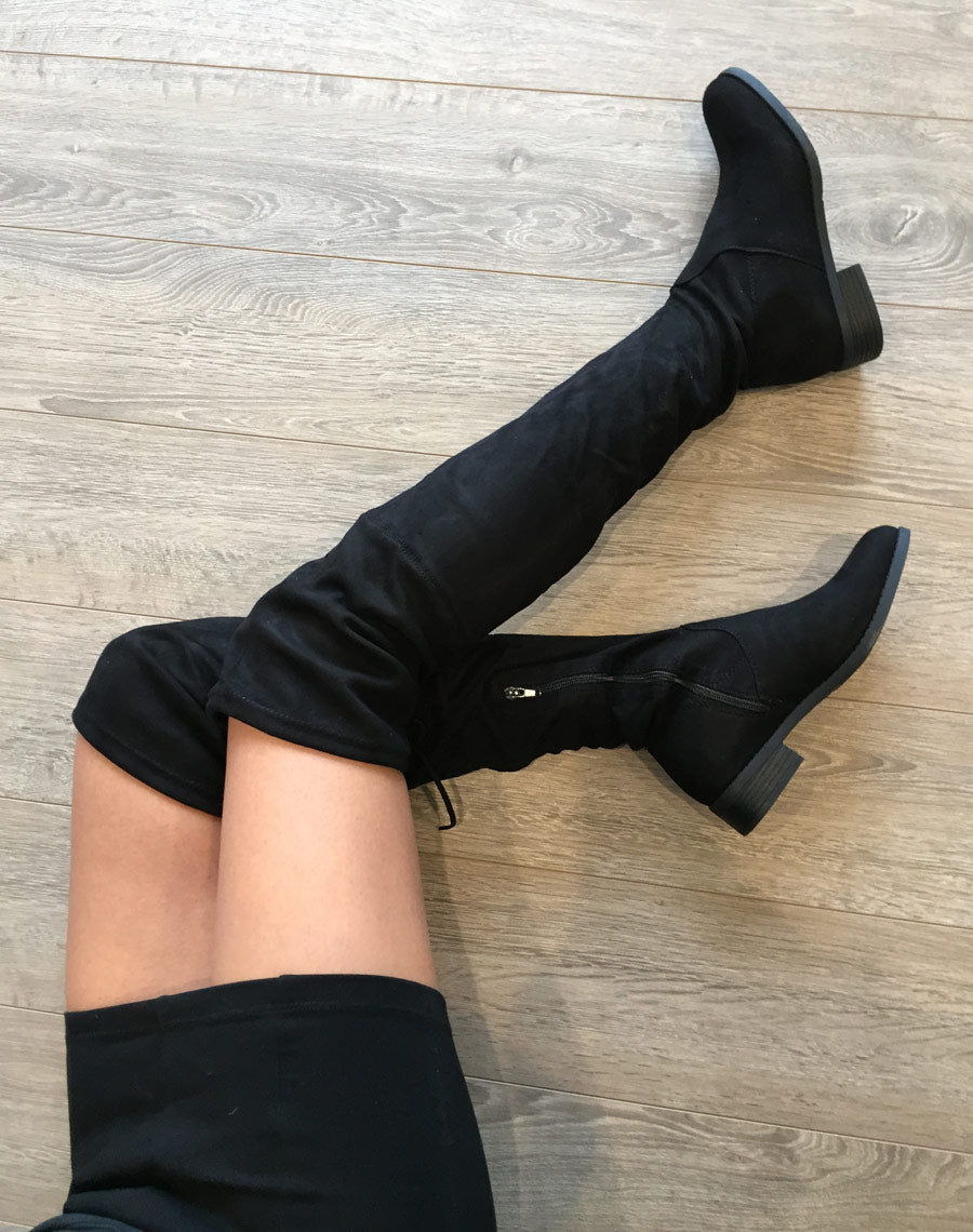 Cuissardes plates noires en suédine