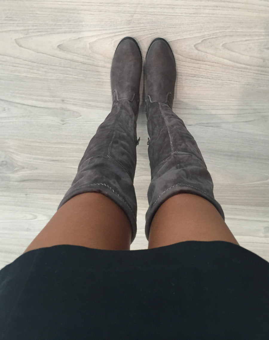 Cuissardes plates taupe foncé effet suédine