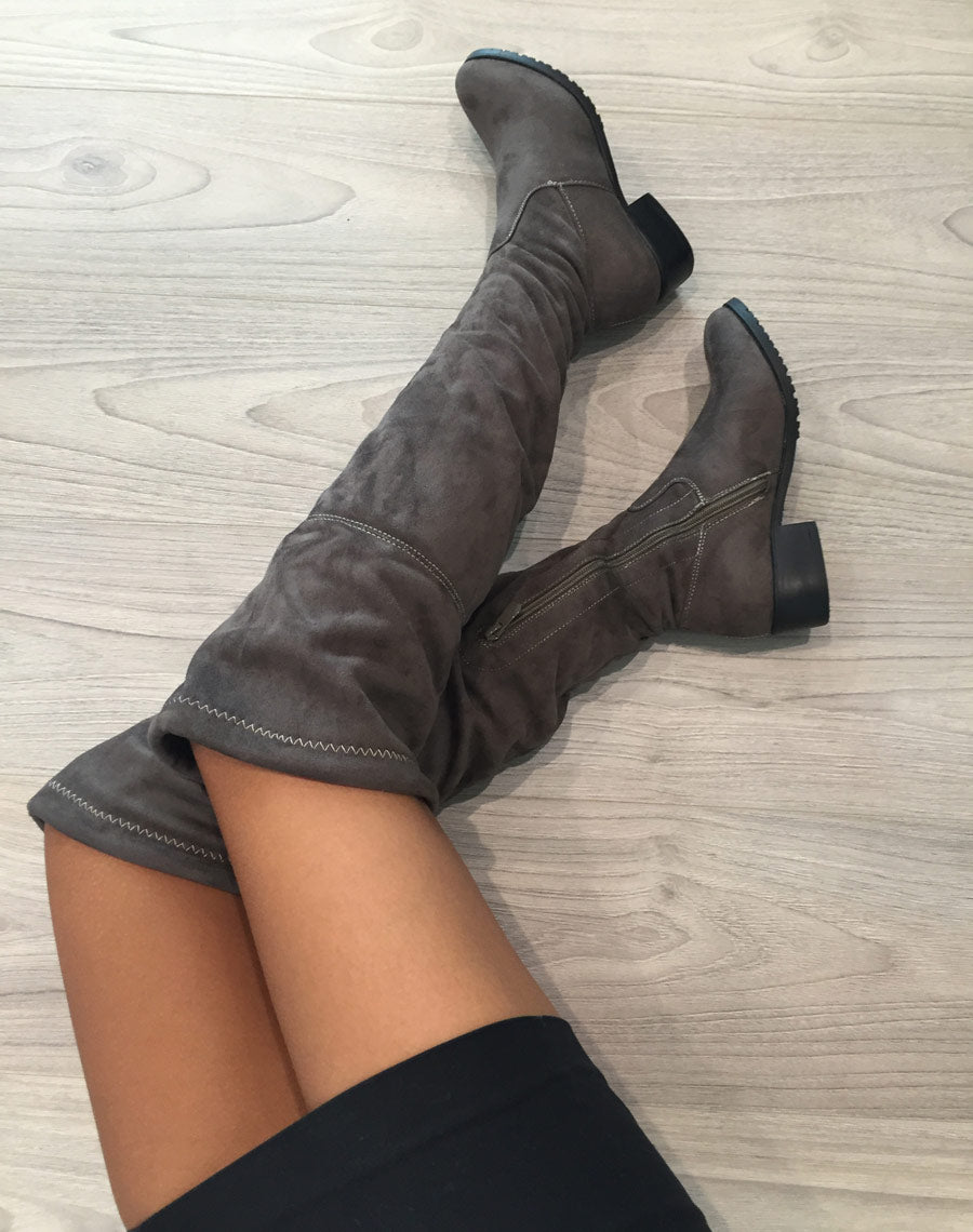 Cuissardes plates taupe foncé effet suédine