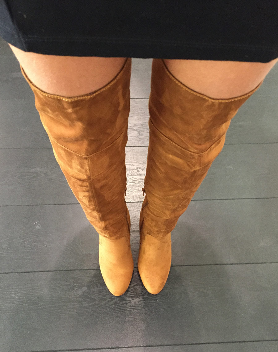 Cuissardes à talons en suédine et lacées camelles