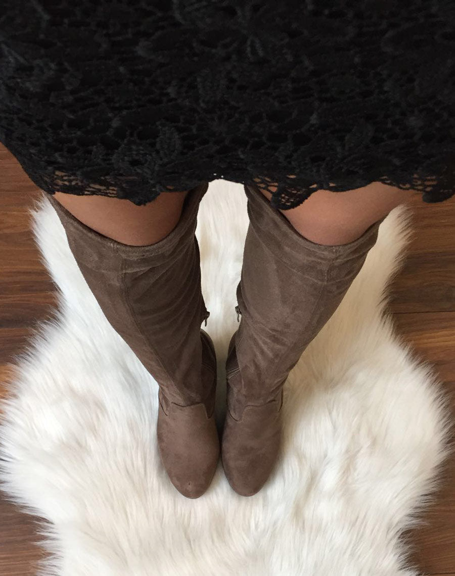 Cuissardes taupes en suédines talons hauts