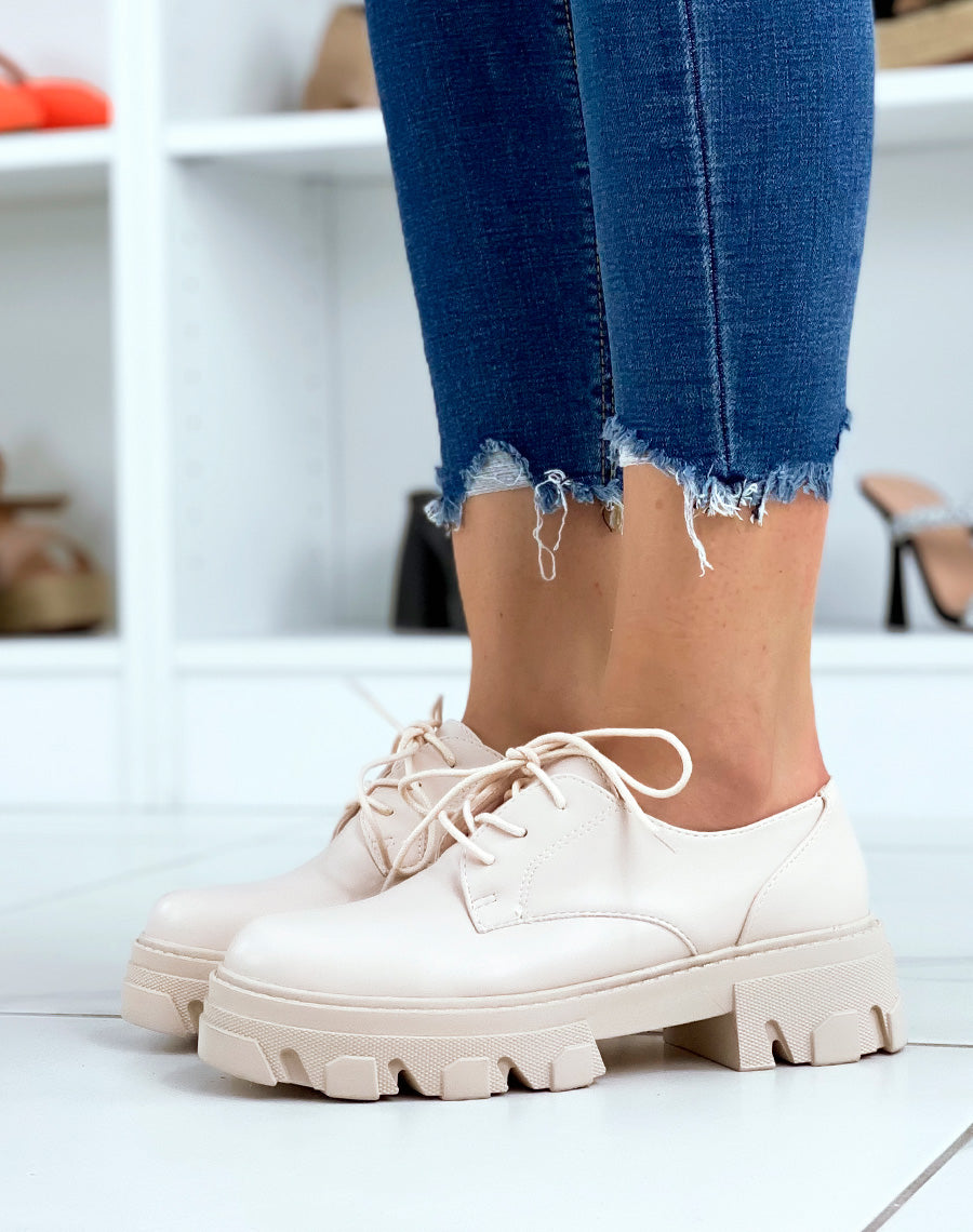 Derbies beiges mattes à semelle crantée
