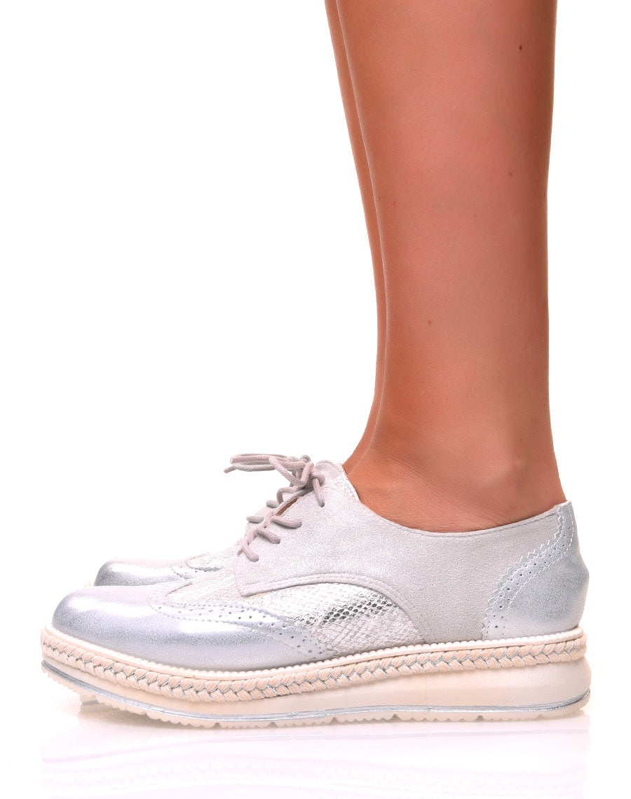 Derbies bi-matières argentées à semelles compensées décorées