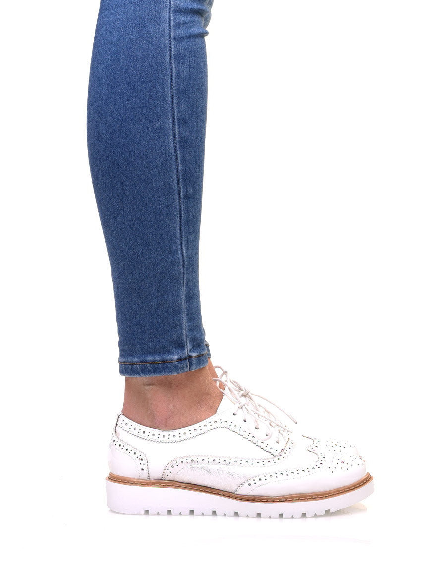 Derbies bi-matières blanches à semelles compensées