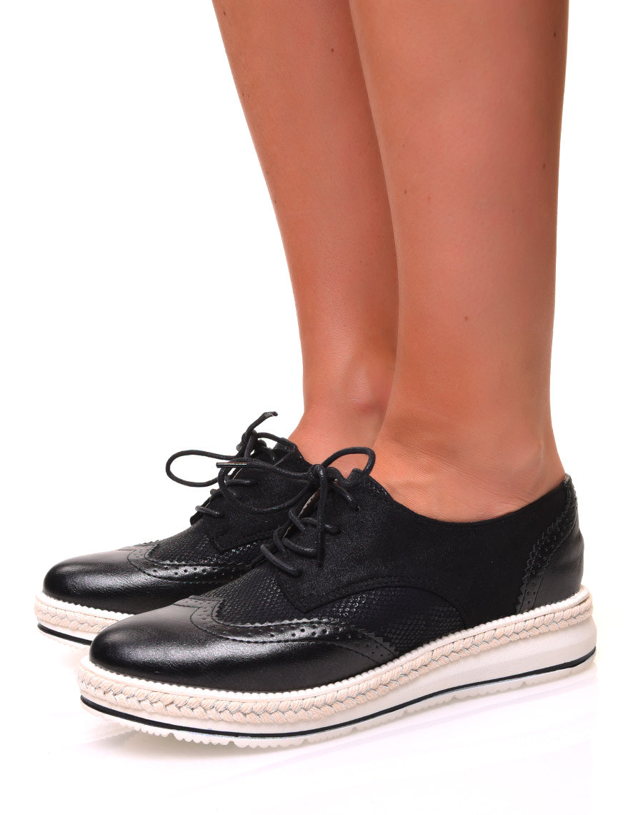 Derbies bi-matières noires aux reflets argentés à semelles compensées décorées