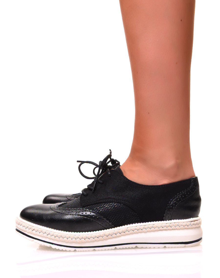 Derbies bi-matières noires aux reflets argentés à semelles compensées décorées